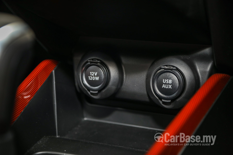 Suzuki Swift Sport ZC33S (2021) Interior