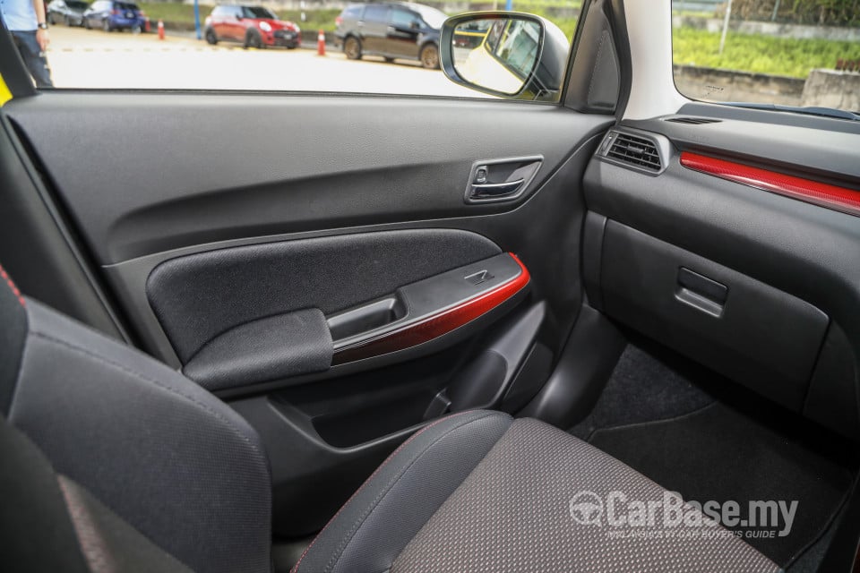 Suzuki Swift Sport ZC33S (2021) Interior
