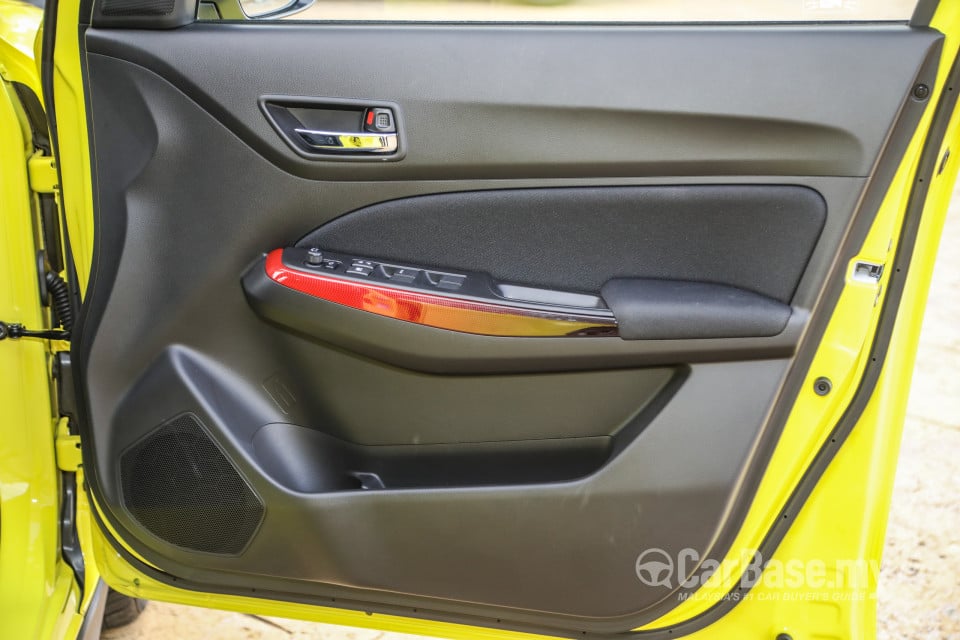 Suzuki Swift Sport ZC33S (2021) Interior