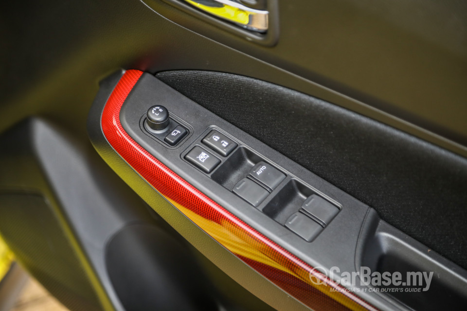 Suzuki Swift Sport ZC33S (2021) Interior