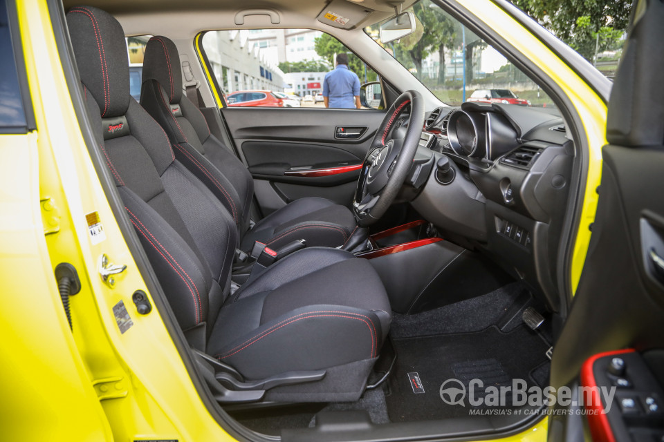 Suzuki Swift Sport ZC33S (2021) Interior