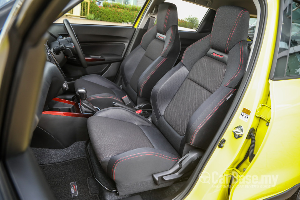 Suzuki Swift Sport ZC33S (2021) Interior