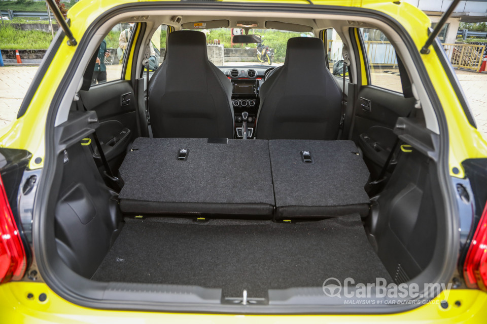 Suzuki Swift Sport ZC33S (2021) Interior