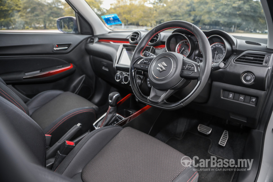 Suzuki Swift Sport ZC33S (2021) Interior