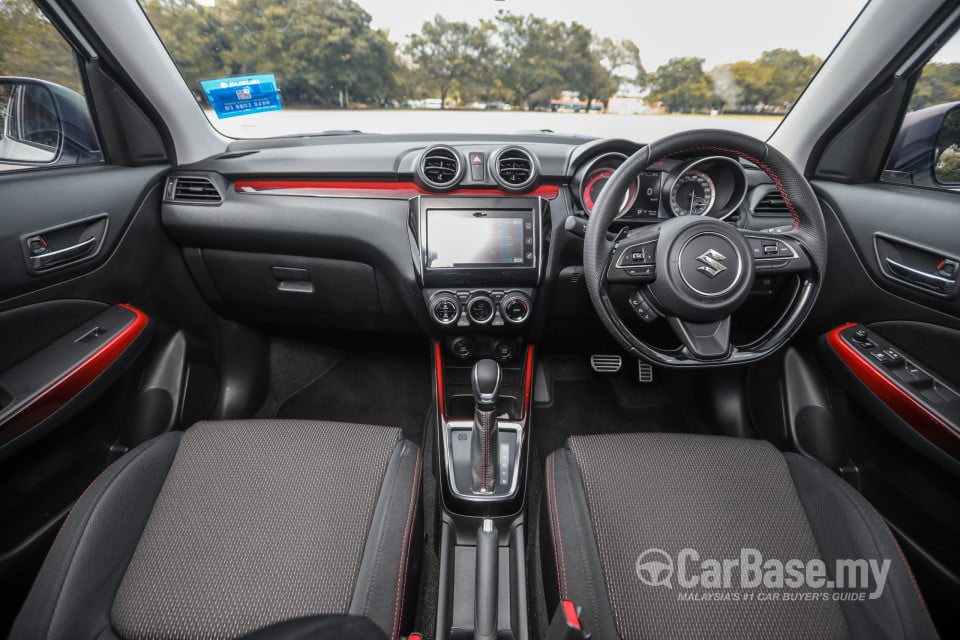 Suzuki Swift Sport ZC33S (2021) Interior
