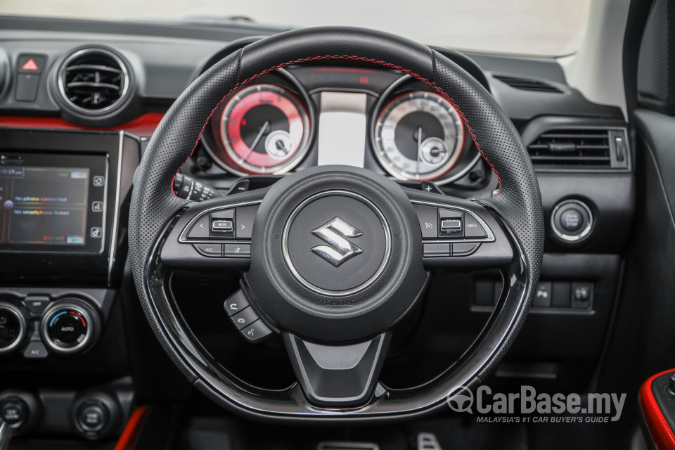 Suzuki Swift Sport ZC33S (2021) Interior