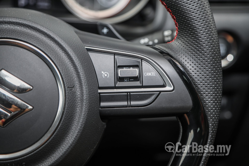 Suzuki Swift Sport ZC33S (2021) Interior
