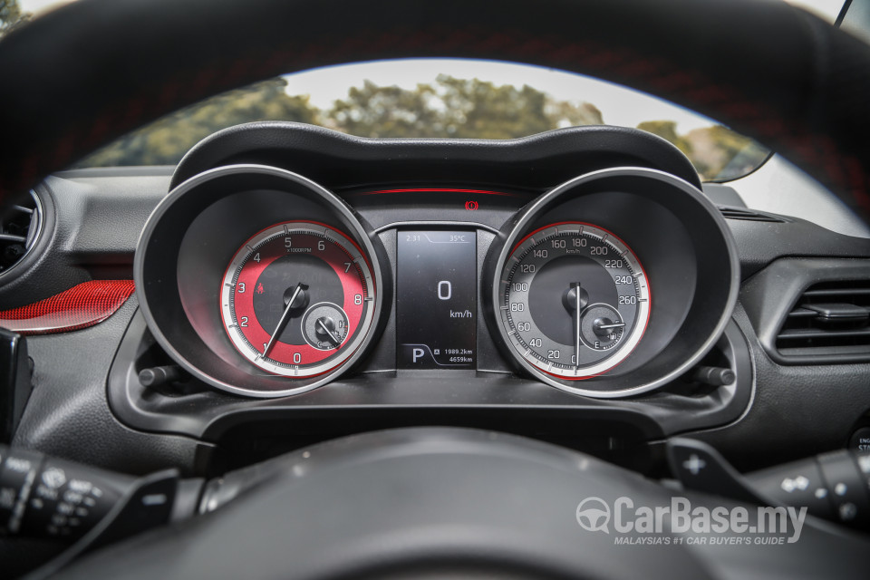 Suzuki Swift Sport ZC33S (2021) Interior