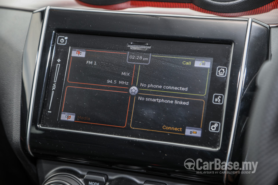 Suzuki Swift Sport ZC33S (2021) Interior
