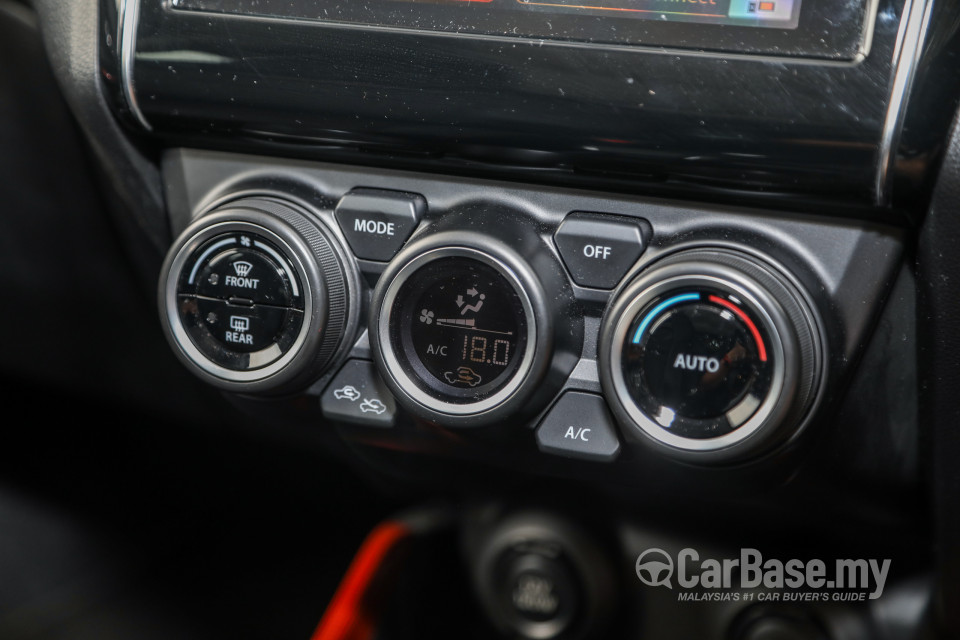 Suzuki Swift Sport ZC33S (2021) Interior