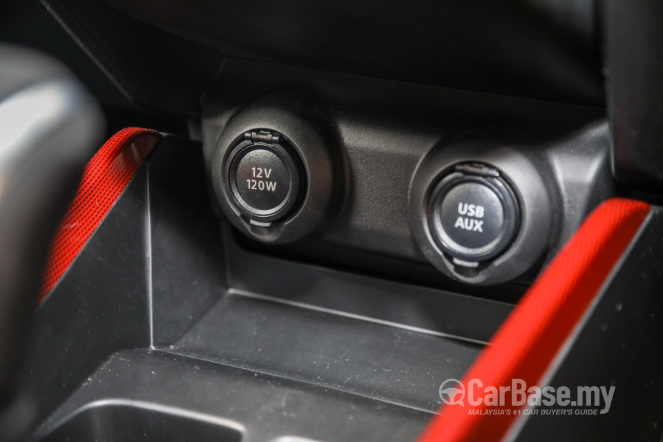 Suzuki Swift Sport ZC33S (2021) Interior