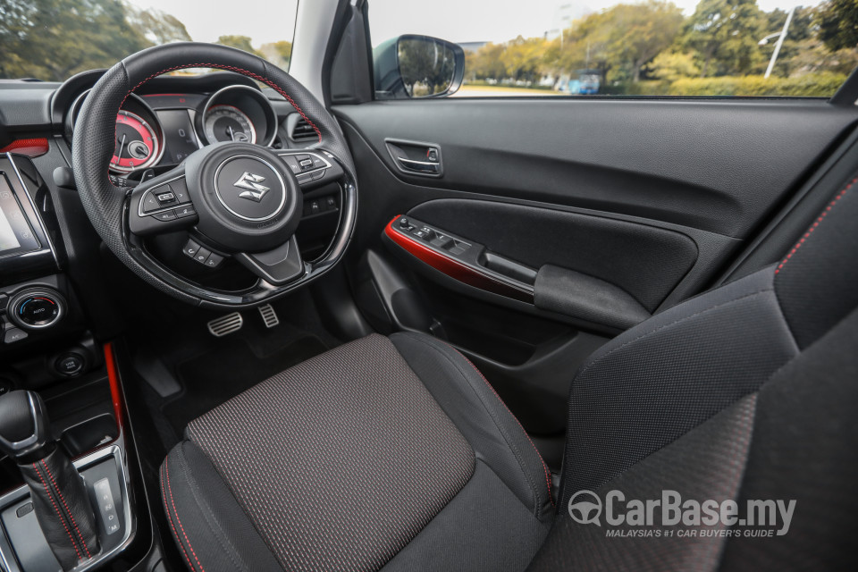 Suzuki Swift Sport ZC33S (2021) Interior