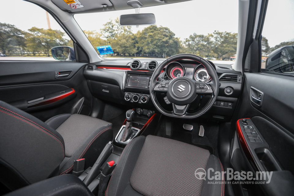 Suzuki Swift Sport ZC33S (2021) Interior