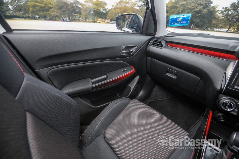 Suzuki Swift Sport ZC33S (2021) Interior