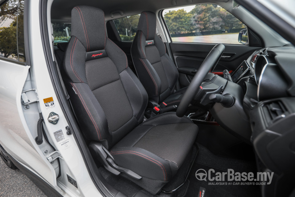 Suzuki Swift Sport ZC33S (2021) Interior