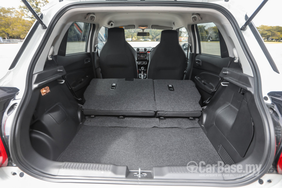 Suzuki Swift Sport ZC33S (2021) Interior