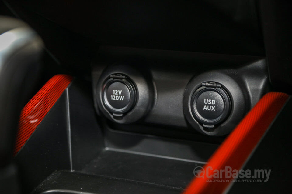 Suzuki Swift Sport ZC33S (2021) Interior