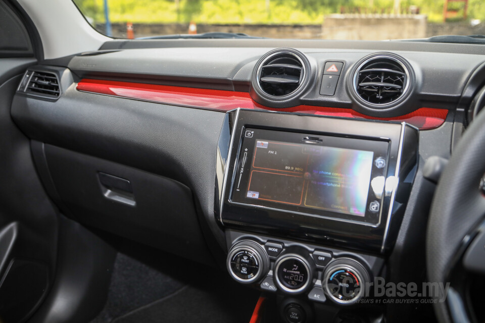 Suzuki Swift Sport ZC33S (2021) Interior