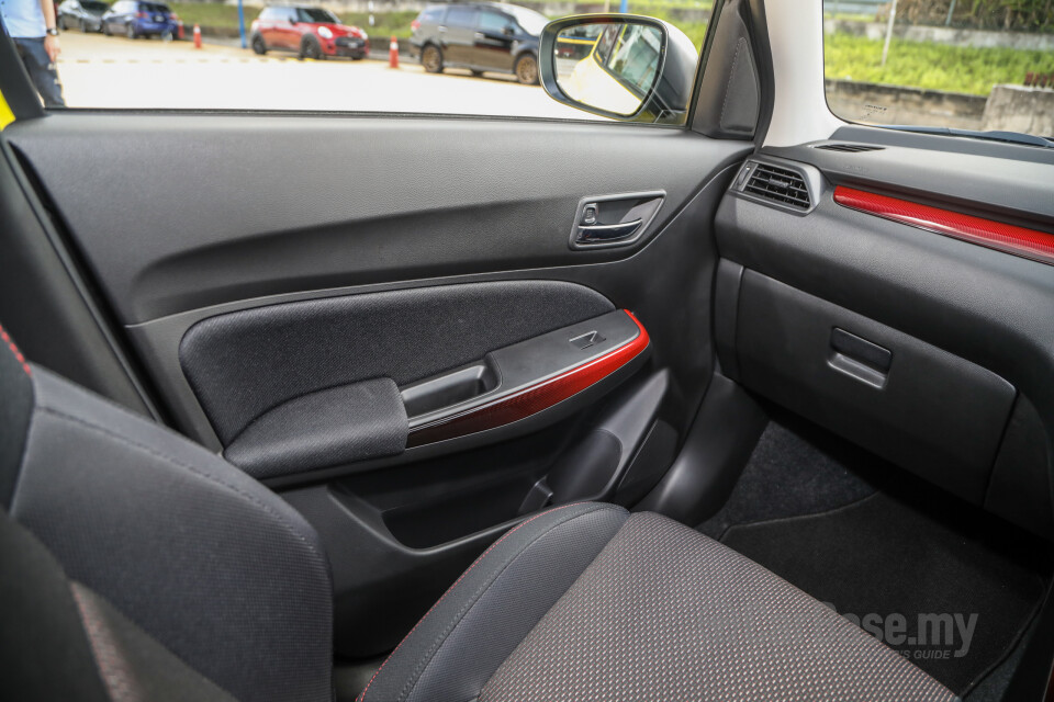 Suzuki Swift Sport ZC33S (2021) Interior