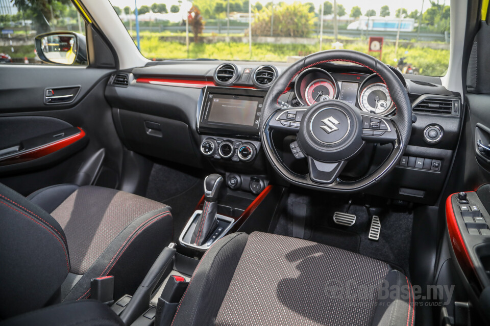 Suzuki Swift Sport ZC33S (2021) Interior