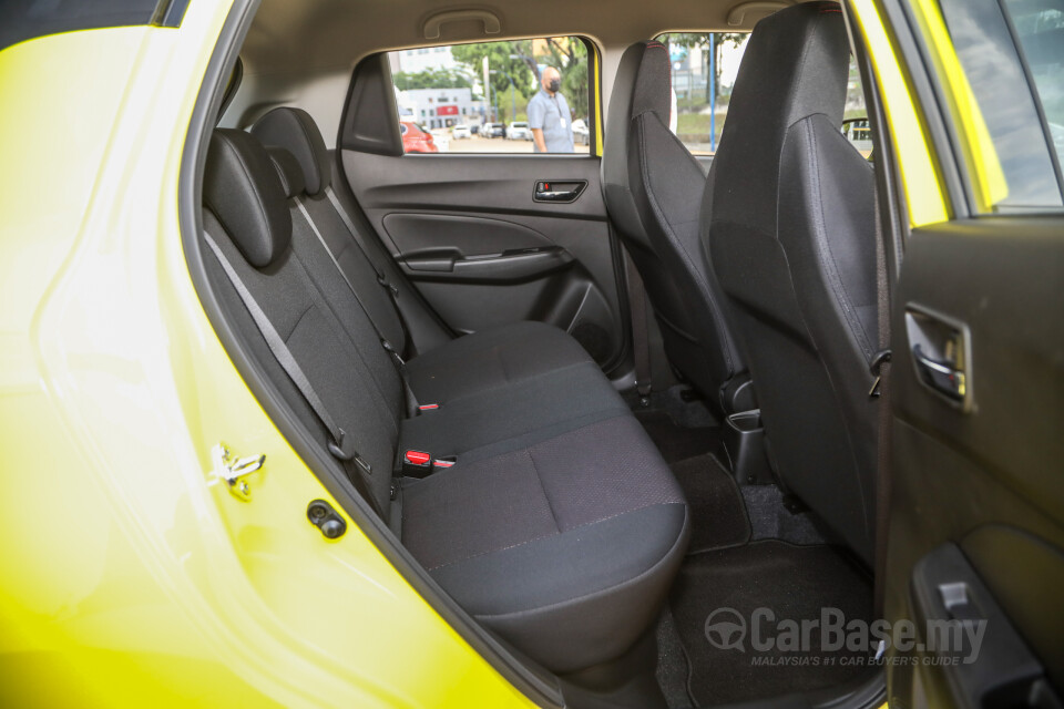 Suzuki Swift Sport ZC33S (2021) Interior