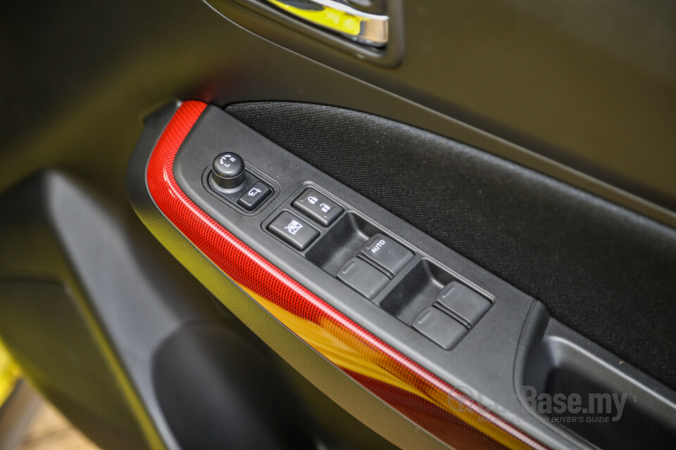 Suzuki Swift Sport ZC33S (2021) Interior
