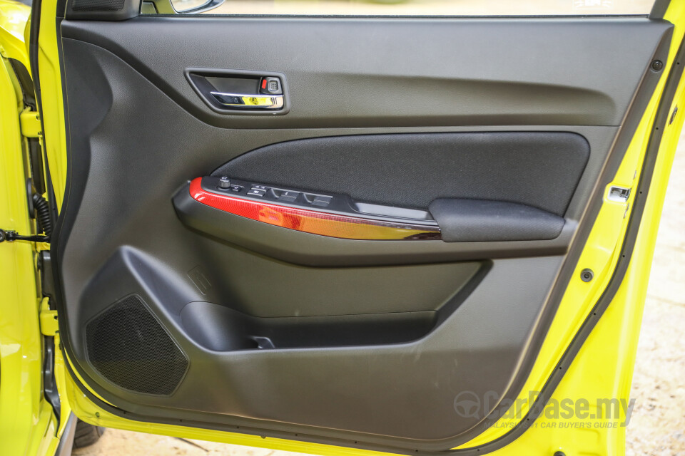 Suzuki Swift Sport ZC33S (2021) Interior