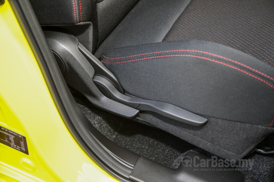 Suzuki Swift Sport ZC33S (2021) Interior