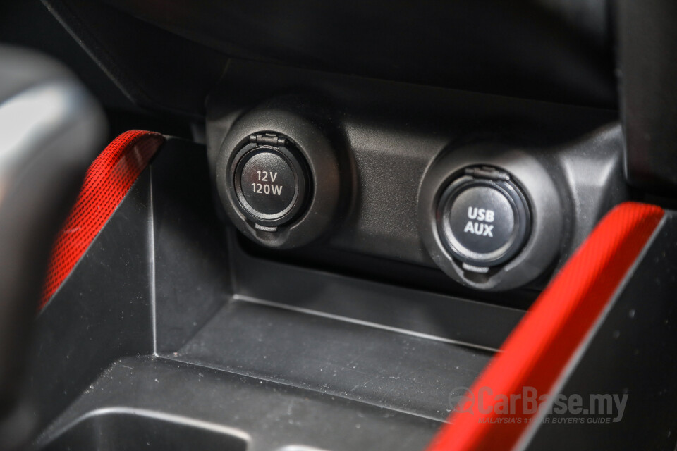 Suzuki Swift Sport ZC33S (2021) Interior