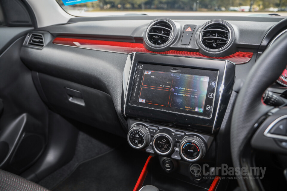Suzuki Swift Sport ZC33S (2021) Interior
