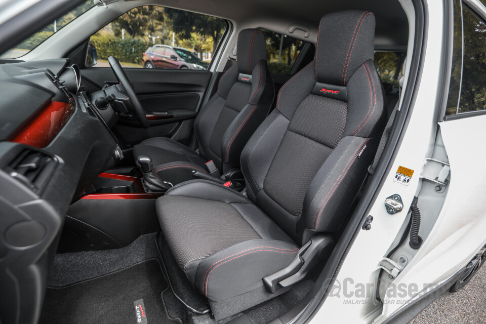 Suzuki Swift Sport ZC33S (2021) Interior