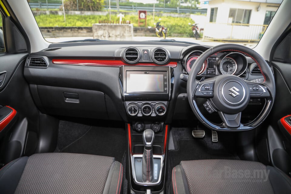 Suzuki Swift Sport ZC33S (2021) Interior