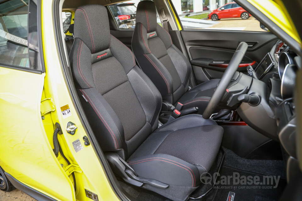Suzuki Swift Sport ZC33S (2021) Interior