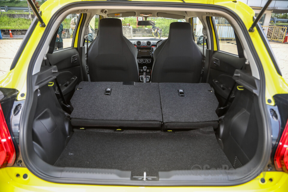 Suzuki Swift Sport ZC33S (2021) Interior