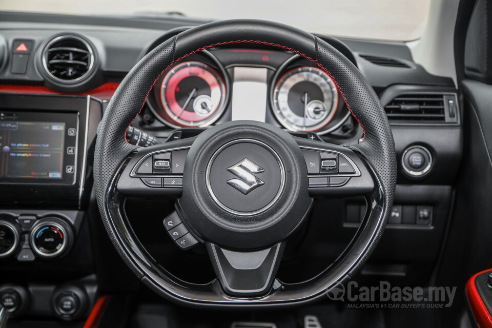 Suzuki Swift Sport ZC33S (2021) Interior
