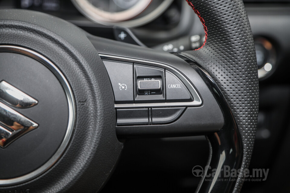 Suzuki Swift Sport ZC33S (2021) Interior