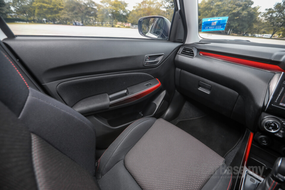 Suzuki Swift Sport ZC33S (2021) Interior