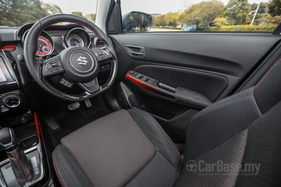 Suzuki Swift Sport ZC33S (2021) Interior