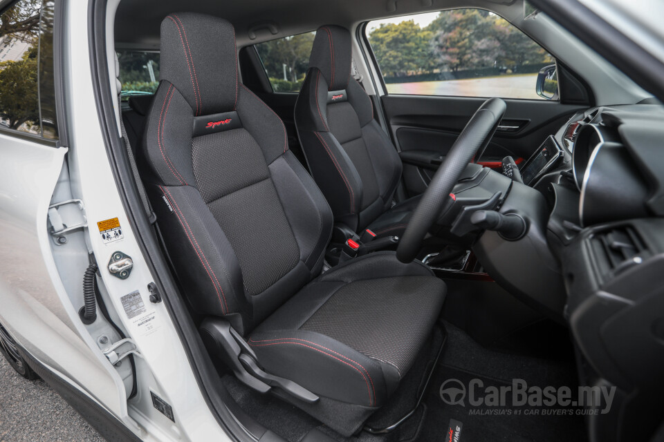 Suzuki Swift Sport ZC33S (2021) Interior