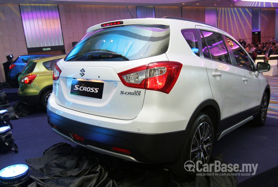 Suzuki S-Cross SX4 Mk2 (2014) Exterior