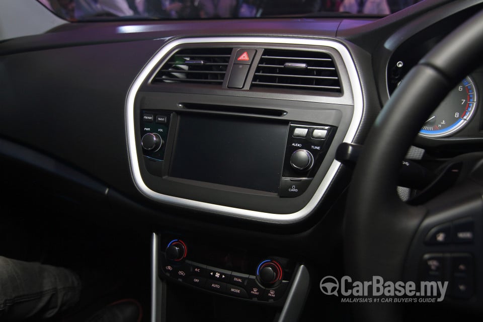 Suzuki S-Cross SX4 Mk2 (2014) Interior