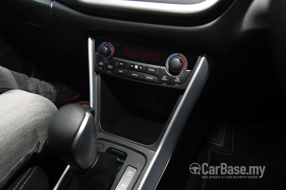 Suzuki S-Cross SX4 Mk2 (2014) Interior