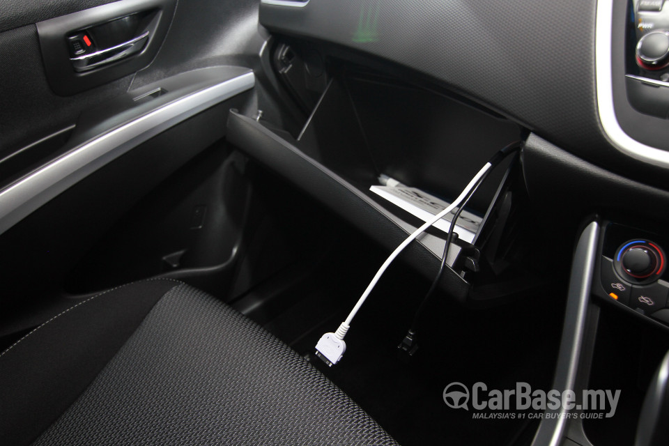 Suzuki S-Cross SX4 Mk2 (2014) Interior