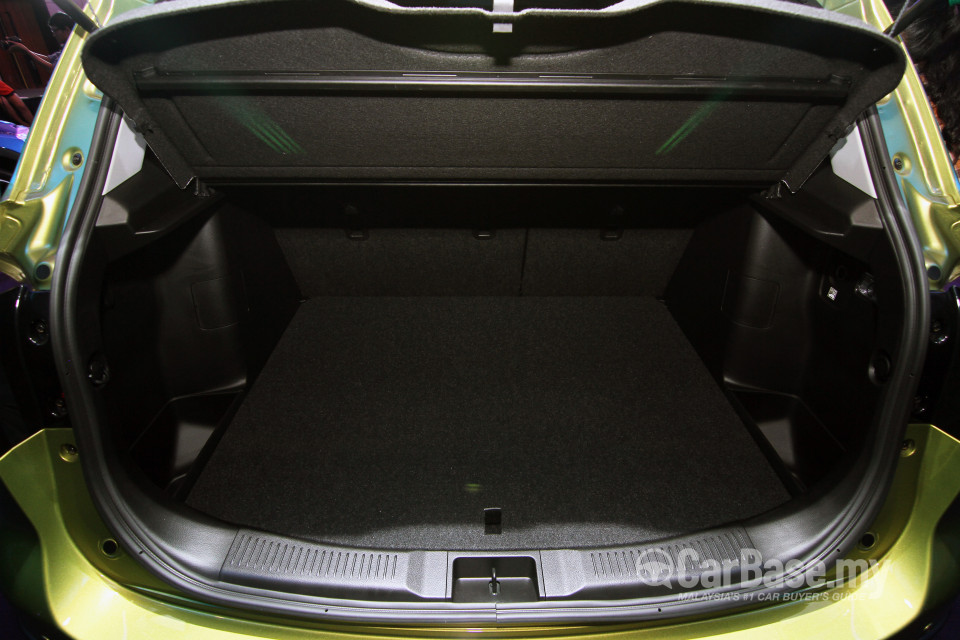 Suzuki S-Cross SX4 Mk2 (2014) Interior