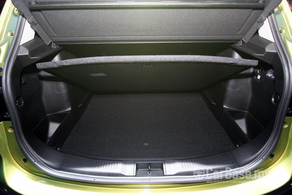 Suzuki S-Cross SX4 Mk2 (2014) Interior