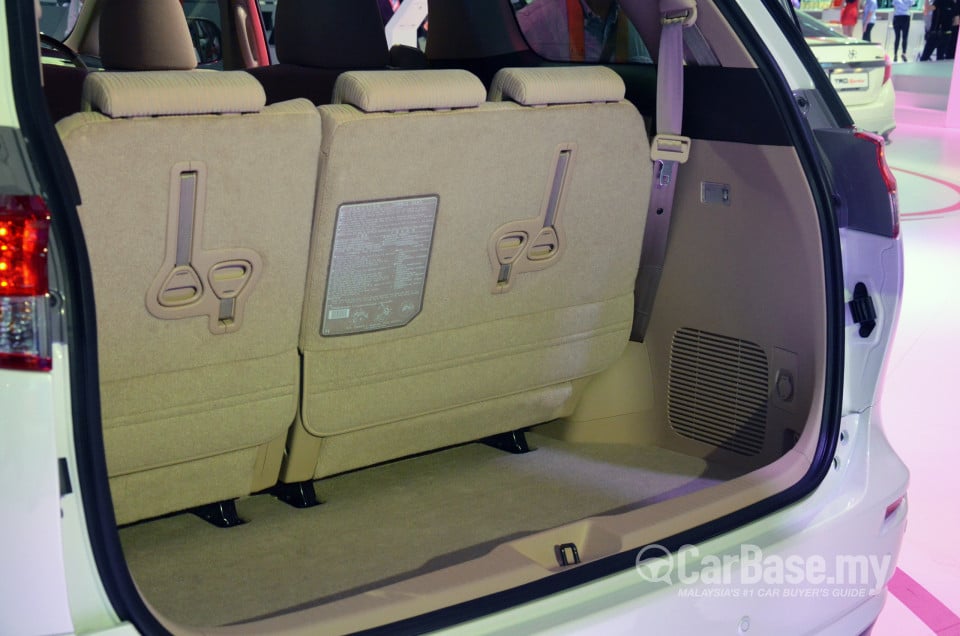Toyota Previa ACR50 (2013) Interior