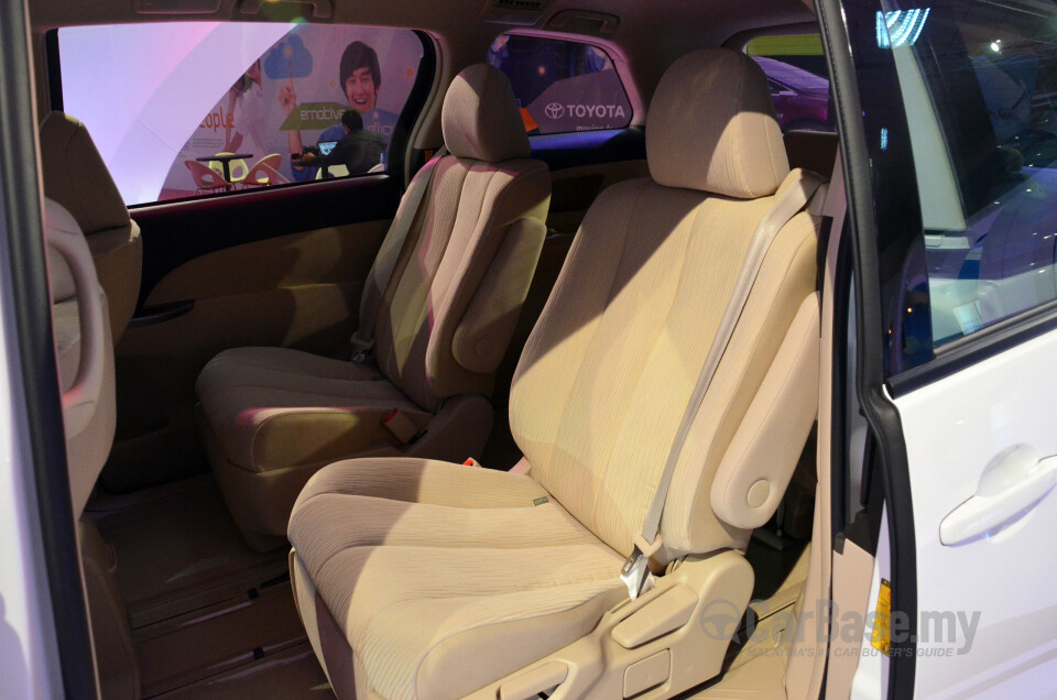 Perodua Aruz D38L (2019) Interior