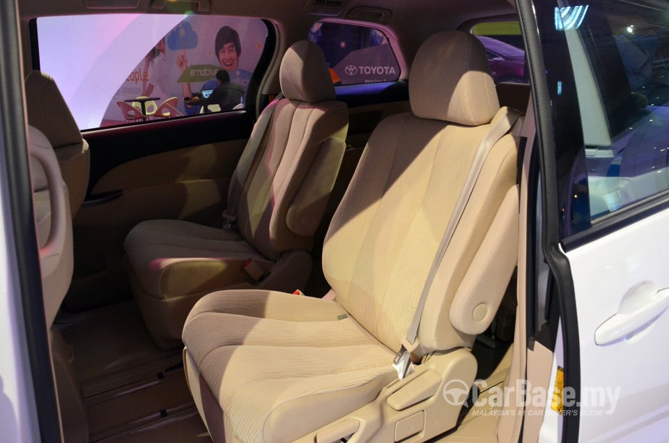 Toyota Previa ACR50 (2013) Interior