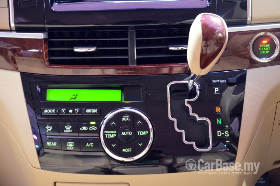 Toyota Previa ACR50 (2013) Interior
