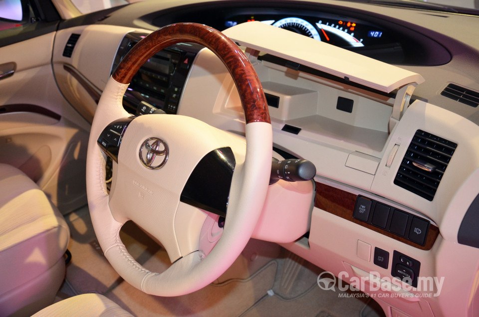 Toyota Previa ACR50 (2013) Interior